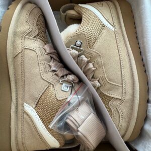 UGG Low Mel